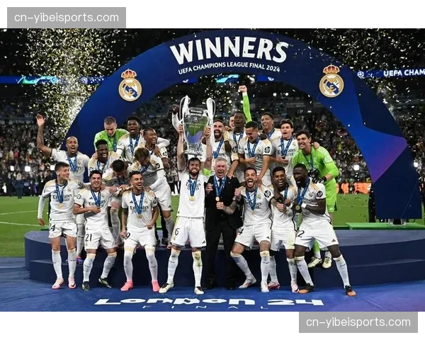 媒体回顾2012年多特蒙德力压拜仁夺冠的经典戏码