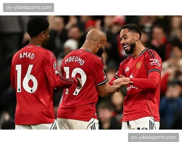 曼联中卫危机全面爆发，马奎尔马丁内斯停赛德利赫特伤缺